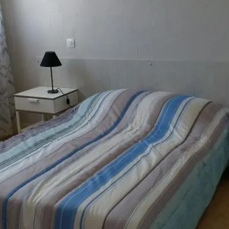 Apartamento T3 En Centre-ville De Avec Terrasse, Piscine Et Parking - Fr-1-541-75 *
