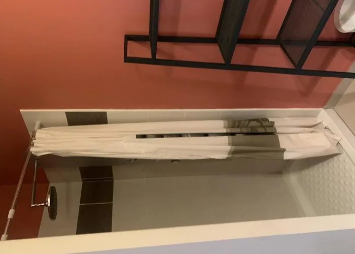 T3 En Centre-ville De Avec Terrasse, Piscine Et Parking - Fr-1-541-75 * 拉罗什波赛